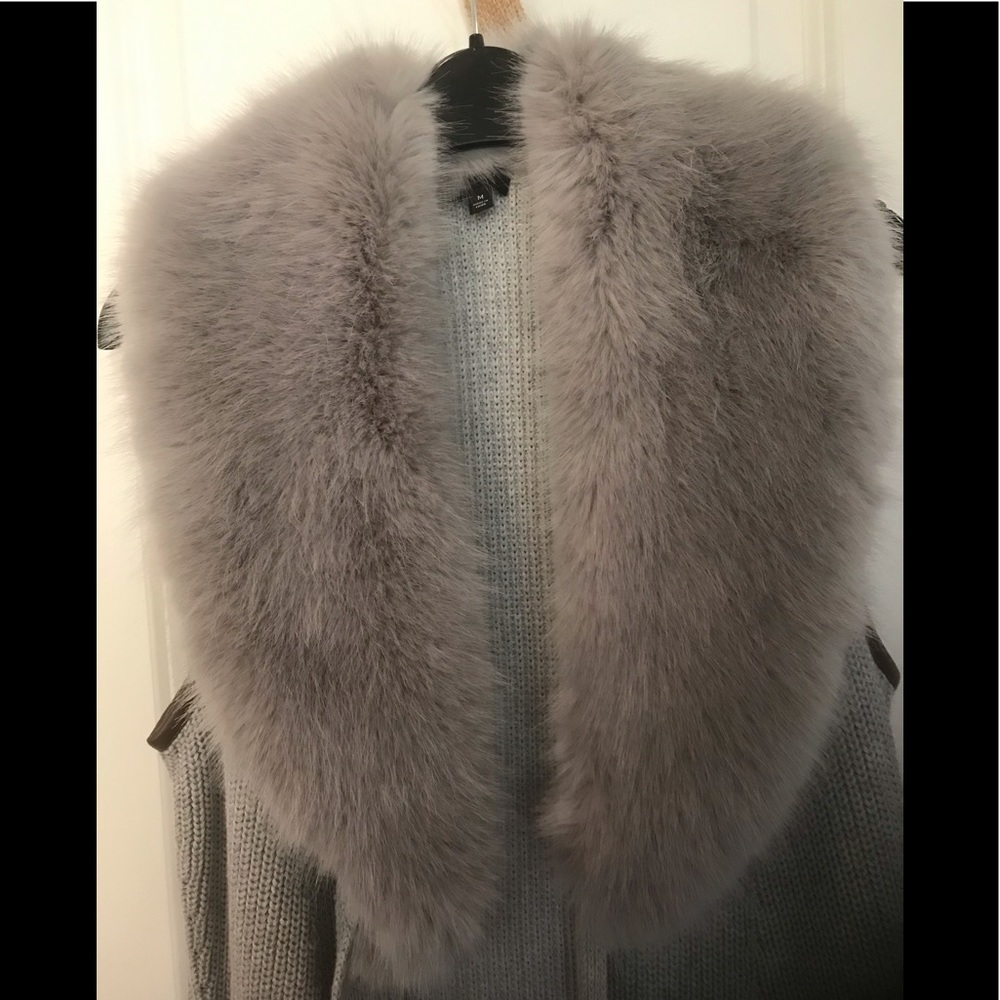 NWOT Talbots Faux Fur Collar Rib Knit Duster Length Vest in Dove Gray - Picture 3 of 6